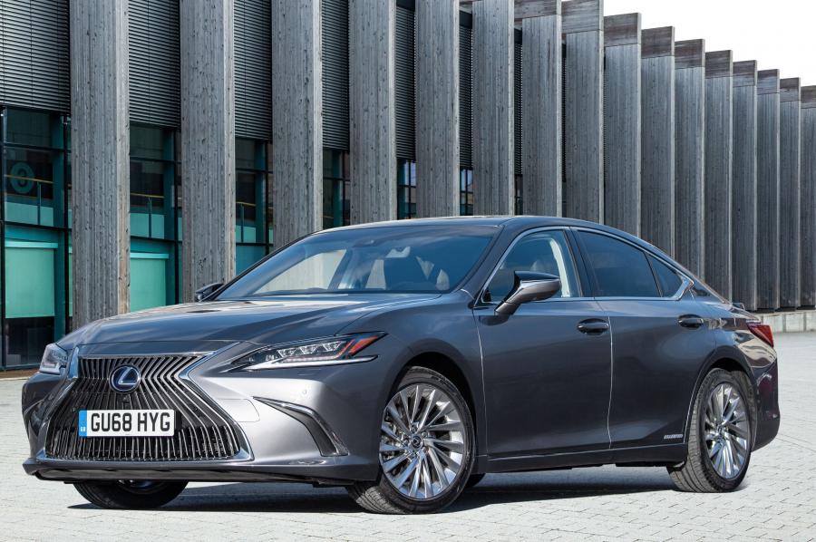  Lexus ES300h 2019 года  (UK) (фото 1 из 30)